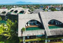Nowoczesny resort na Bali z basenem otoczonym tropikalną zielenią